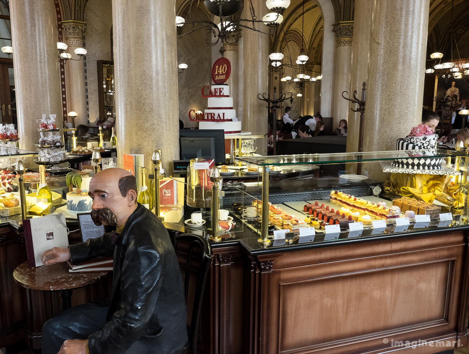 d6_4_cafe-central_20160618_01_developed